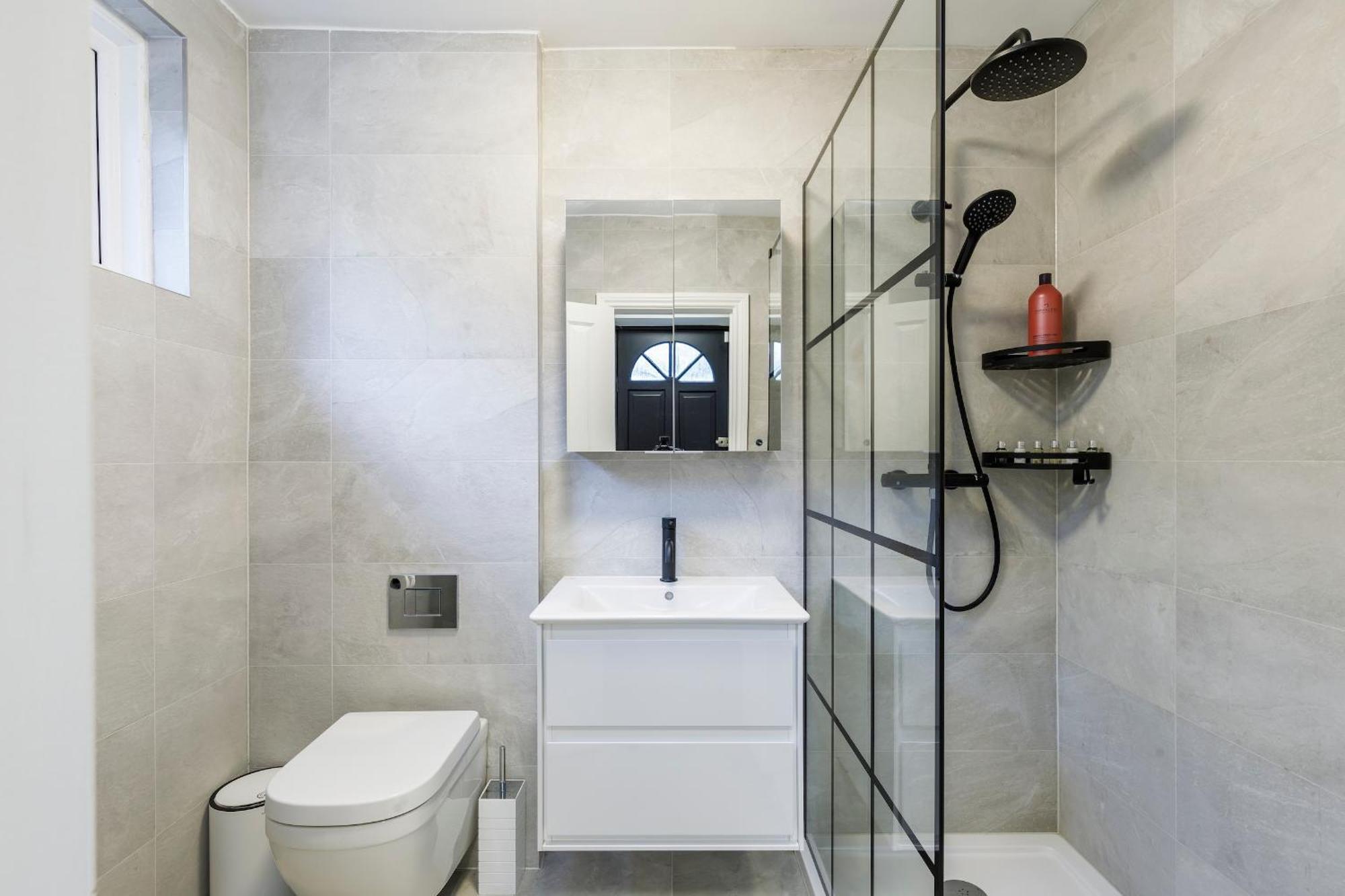 Spacious 2 Bedroom Apartment With Beautiful Garde 브라이턴 외부 사진